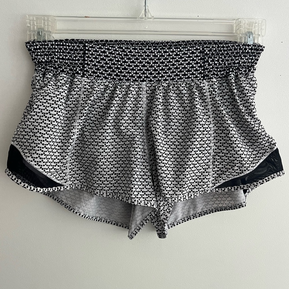 Lululemon Hotty Hot Shorts 2.5”